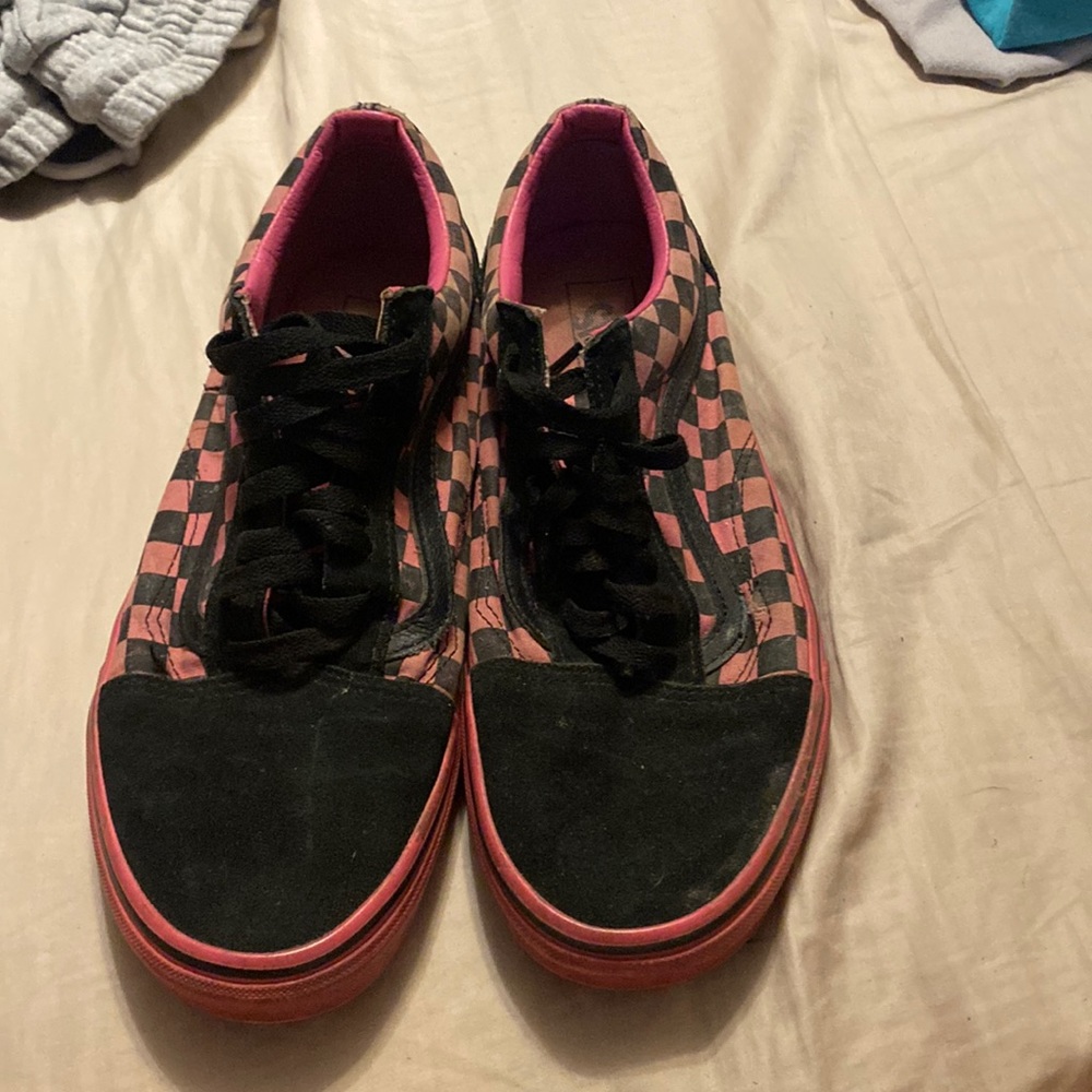 Vans (pink, black) medium wear
